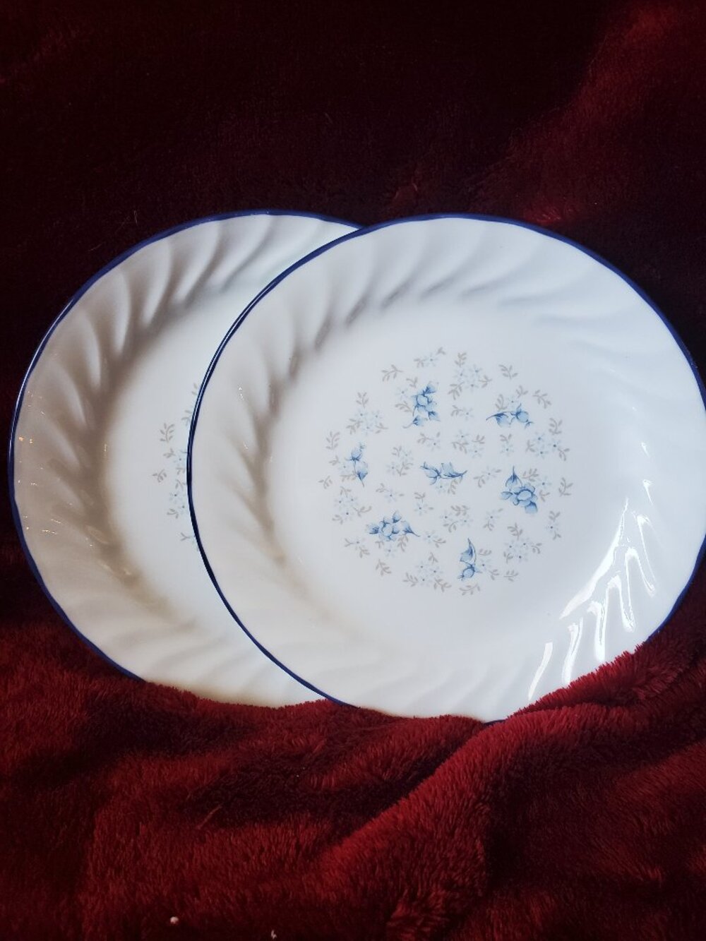 Corelle Corning Blue Fleur Fluted Floral 7" Salad/Lunch Plate set of 2